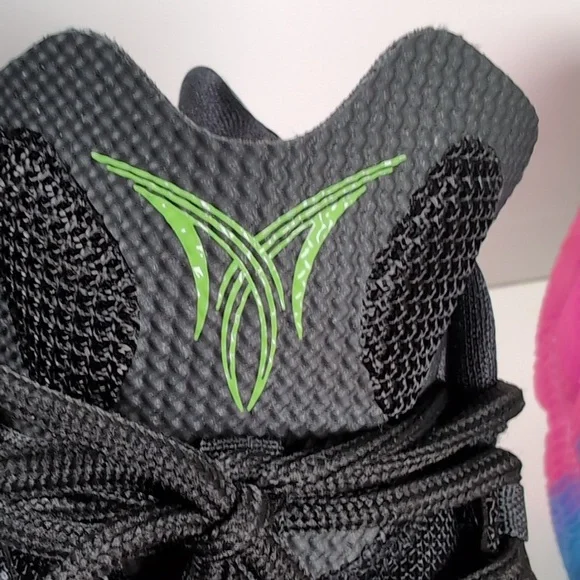 Jordan Carmelo Anthony M12 Dungeon US Mens Size 8.5 - Picture 9 of 16